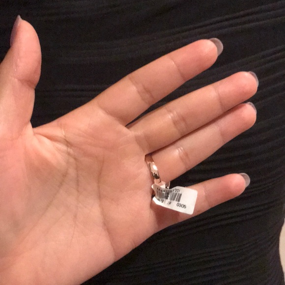 Ring - Picture 3 of 4